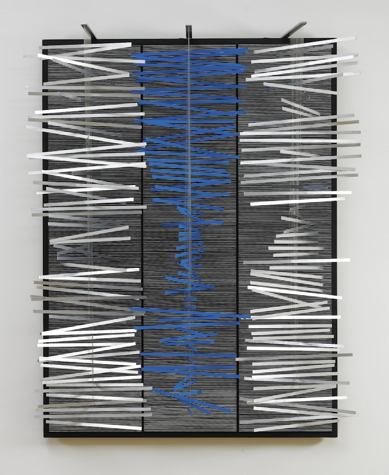 MURAL A TRES COLUMNAS by Jesus Rafael Soto