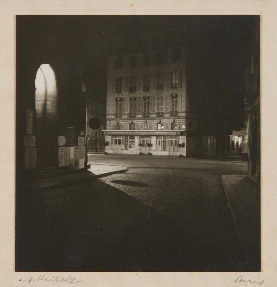 Paris (night scene) by André Kertész
