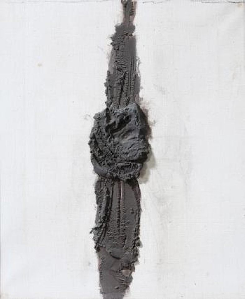 Forme marron sur toile blanche by Antoni Tapies