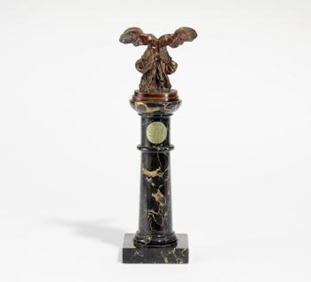 Double Nike de Samothrace by Salvador Dali
