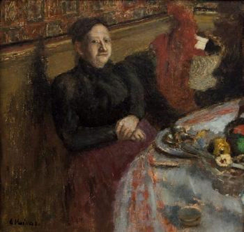 Femme au plat de fruits by Édouard Vuillard
