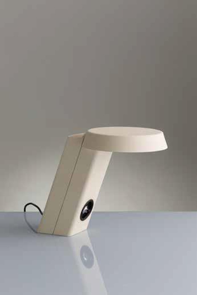 Lampada da tavolo mod n° 607 ,
1971
Lampada da tavolo mod n° 607 ,
1971 by Gino Sarfatti