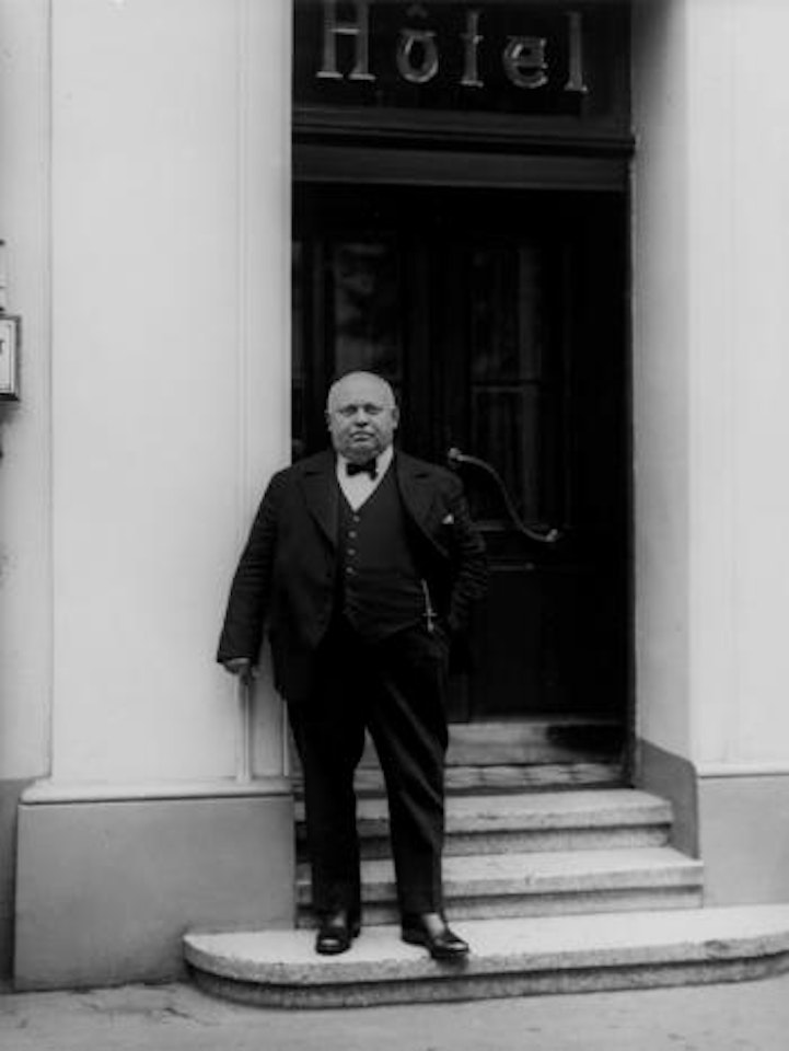Hotelier, Köln-lindenthal by August Sander