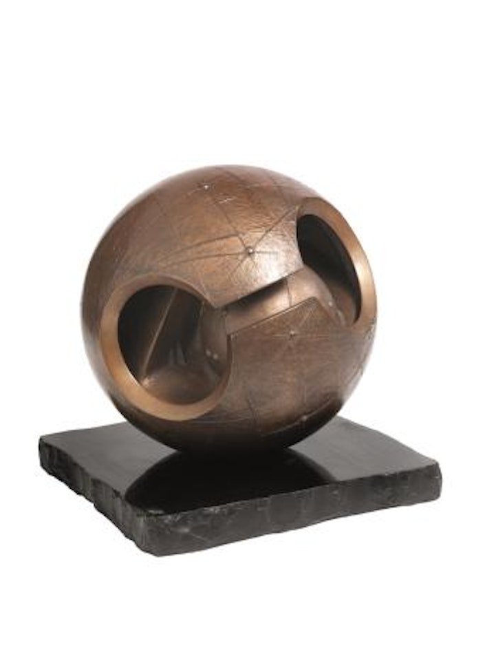Guscio by Giò Pomodoro