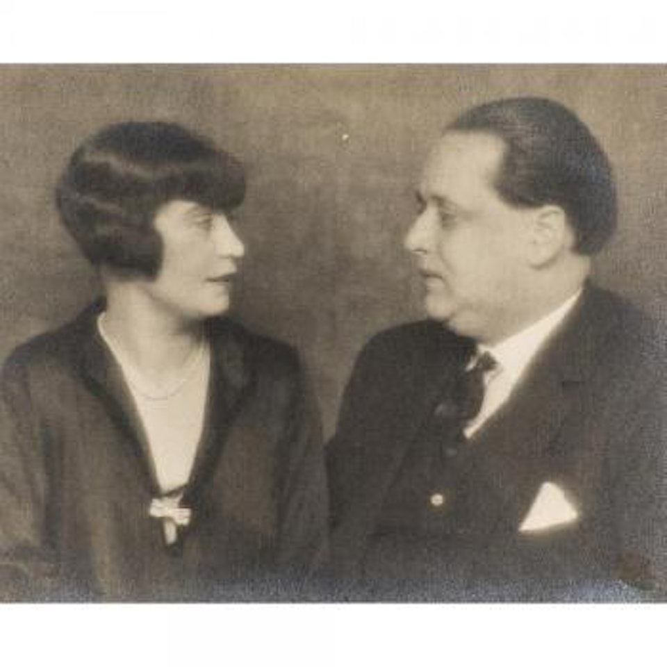 Honorine Deschrijver et Paul Gustave Van Hecke by Man Ray