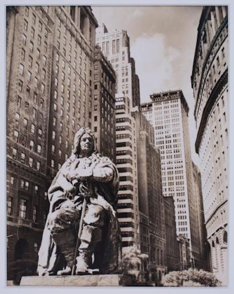 De Peyster statue, Bowling Green, Manhattan by Berenice Abbott