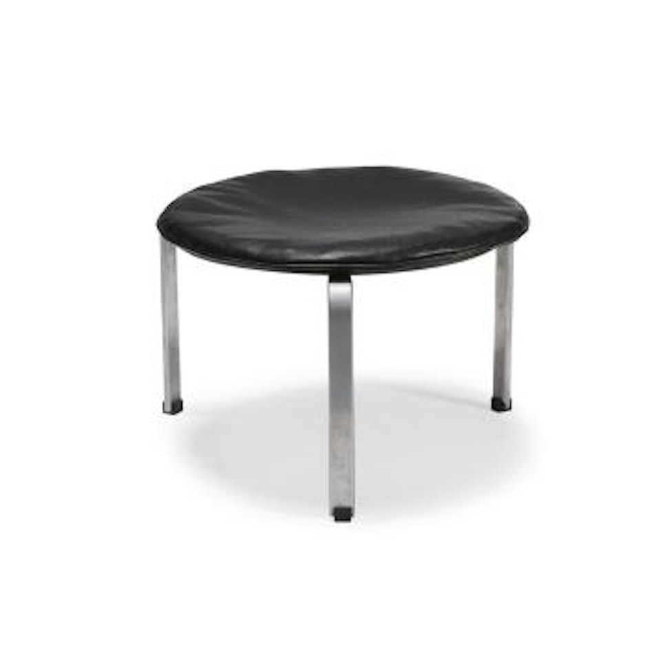 PK 33 stool ,
1959 by Poul Kjaerholm