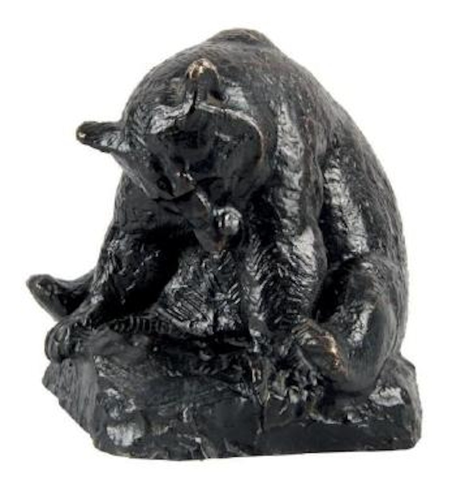 Ours assis by Georges Lucien Guyot