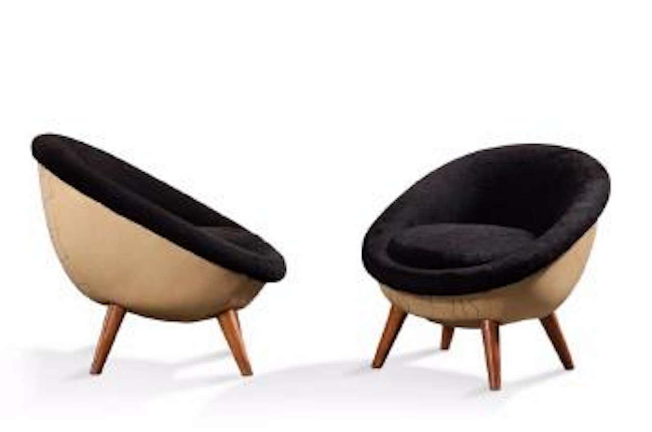 Fauteuils modèle Oeuf ,
Circa
1955
-
1960 by Jean Royere