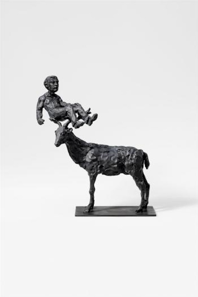 Mann im Hirschgeweih by Stephan Balkenhol