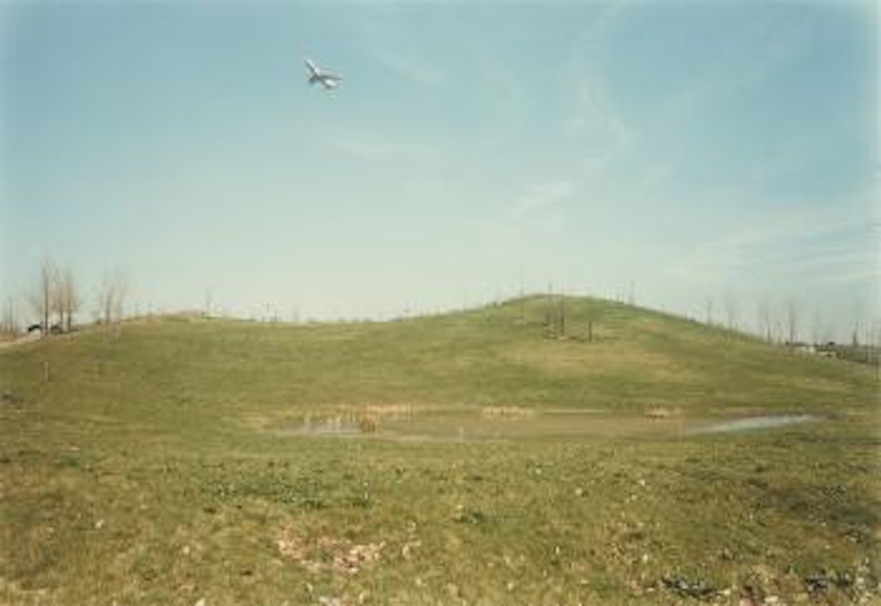 Flugzeug, Düsseldorf by Andreas Gursky