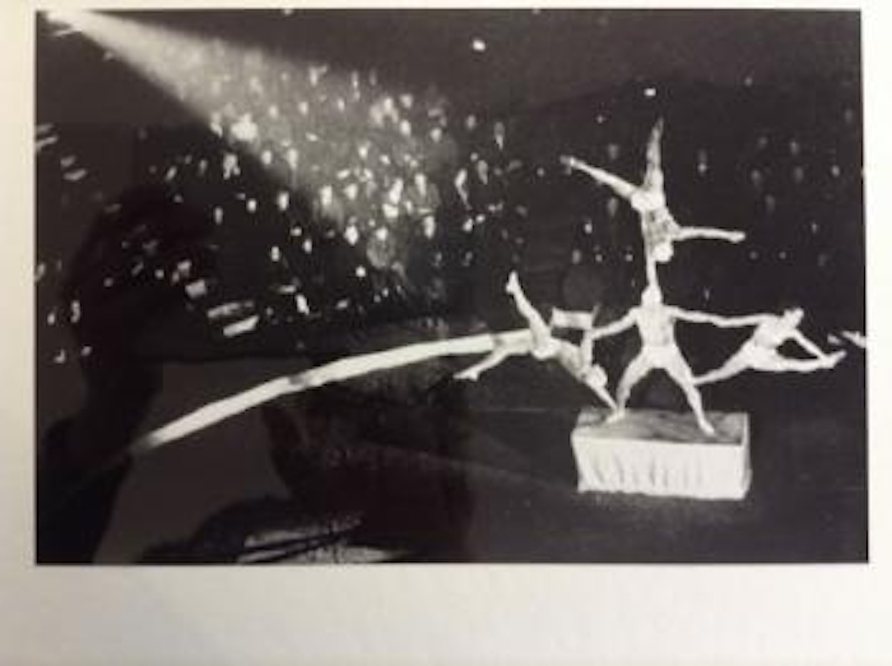 Cirque, acrobates ,
1937 by Alexander Rodchenko