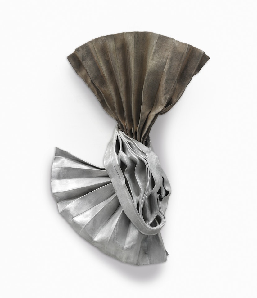 DORADO by Lynda Benglis