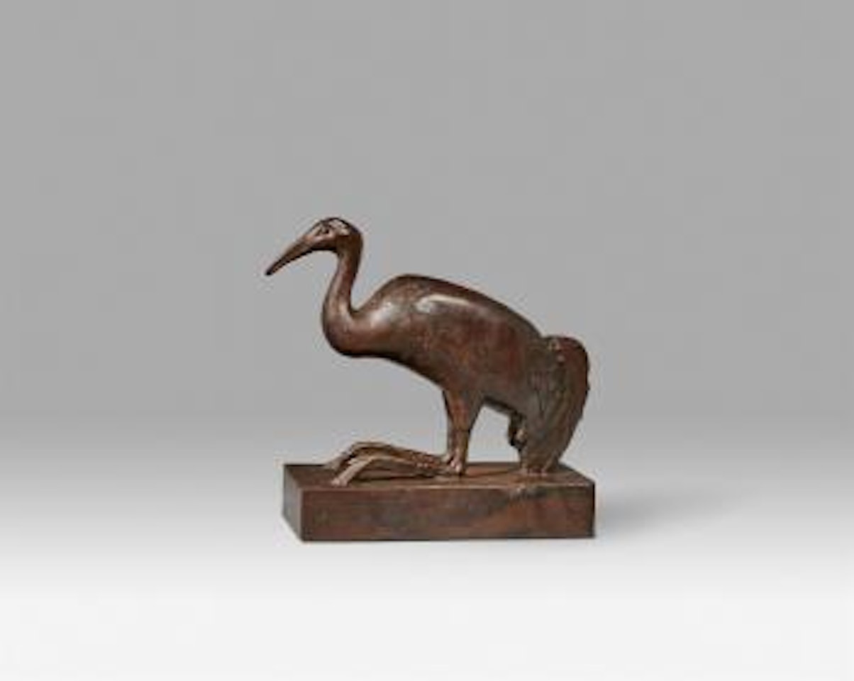 Hockender Kranich by Gerhard Marcks