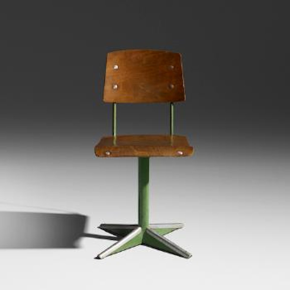 Chaise Dactylo CD11 ,
1944 by Jean Prouvé