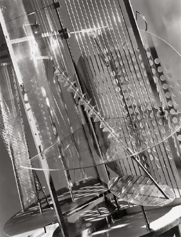 Licht-raum-modulator by László Moholy-Nagy