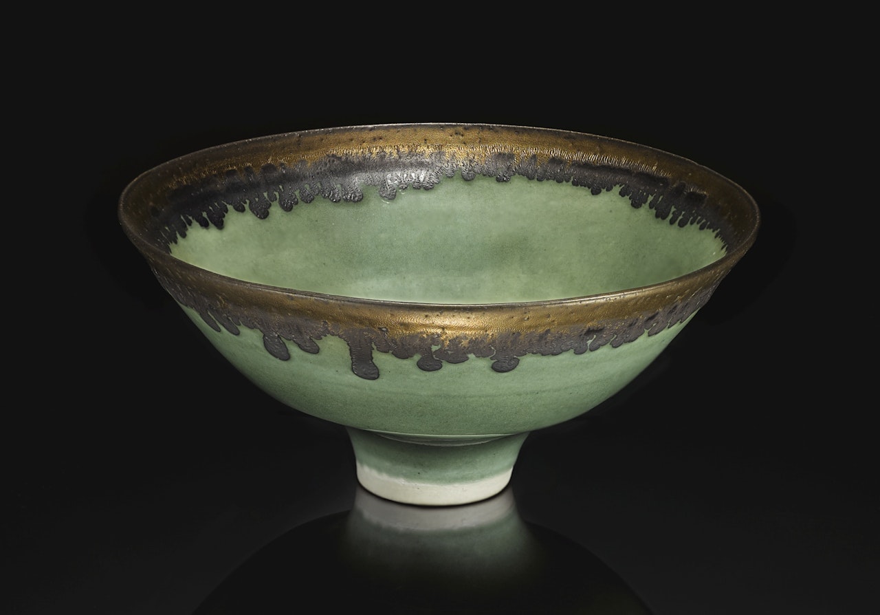 EMERALD GREEN BOWL WITH BRONZED RIM by Lucie Rie