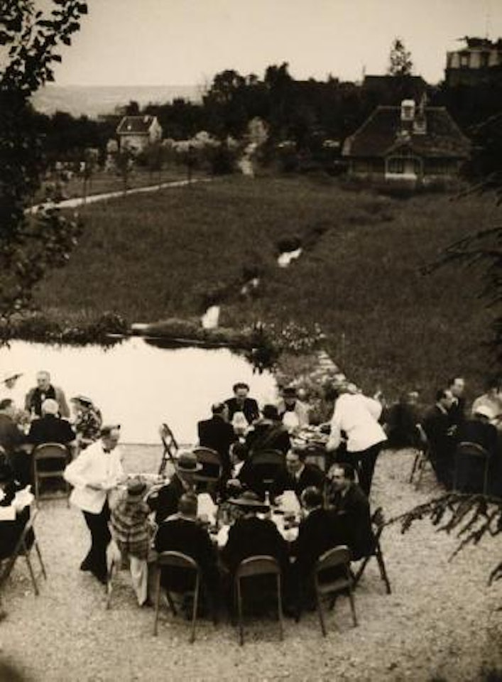 Repas de mariage ,
Circa
1930 by André Kertész