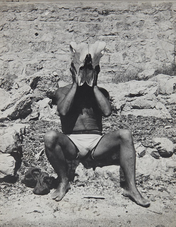 Picasso au crâne de boeuf by Dora Maar