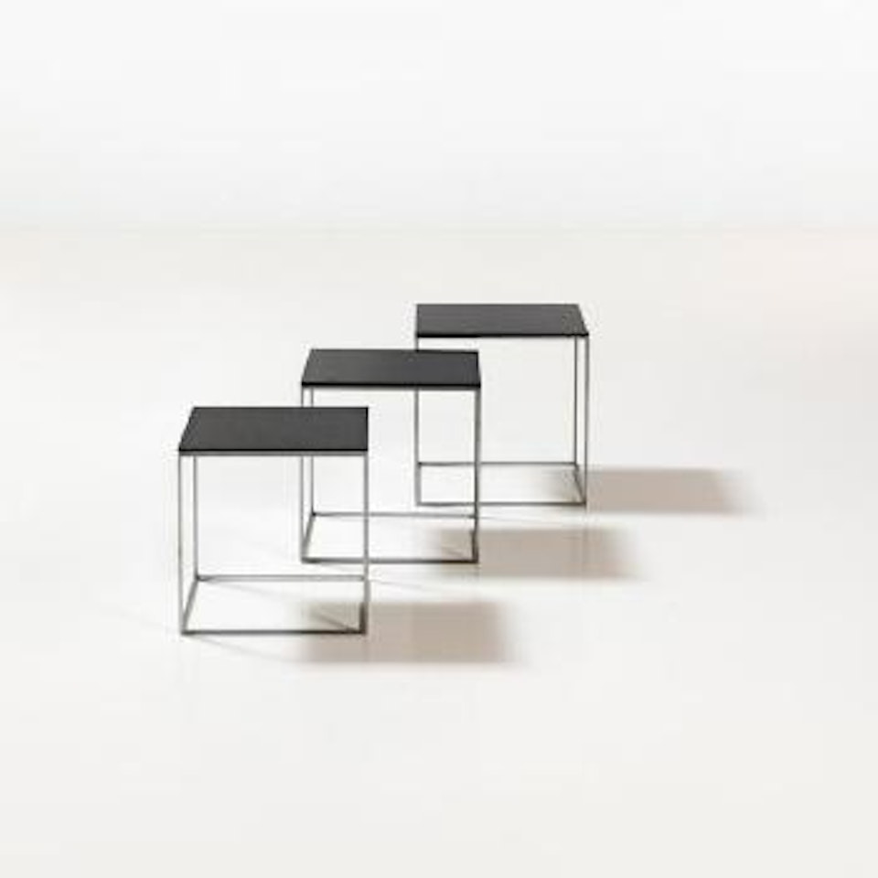 PK 71 tables gigognes ,
1957 by Poul Kjaerholm