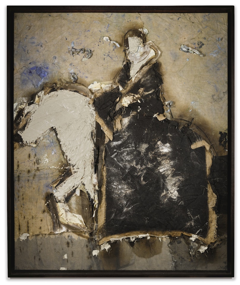 DAMA A CABALLO by Manolo Valdés