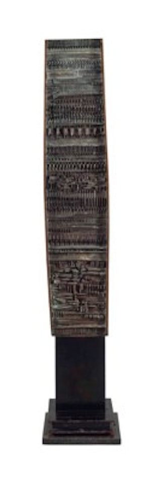 La Colonna del viaggiatore by Arnaldo Pomodoro