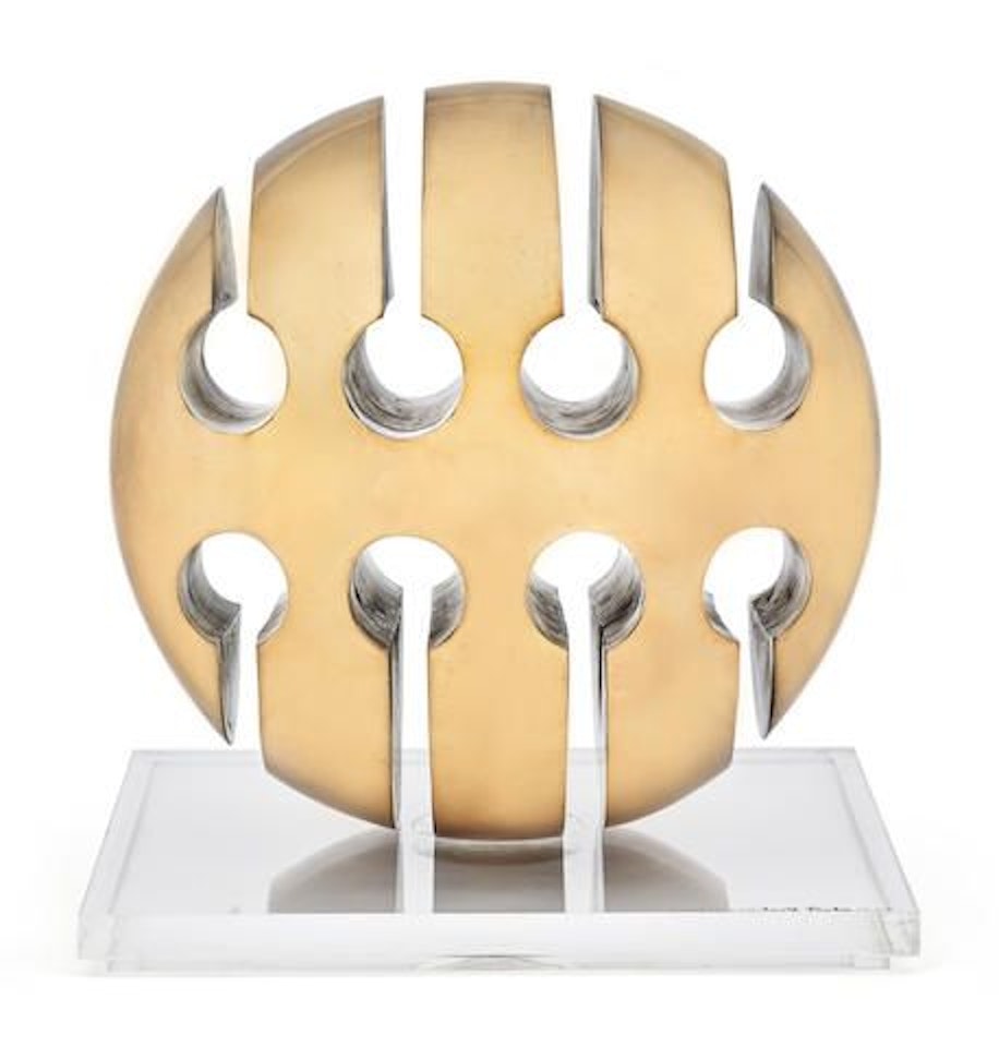 Rotante a otto fori by Arnaldo Pomodoro