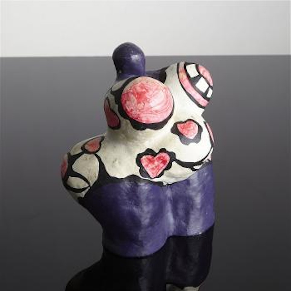 Mini nana maison (nana noire aux dessous roses) ,
1968 by Niki de Saint Phalle