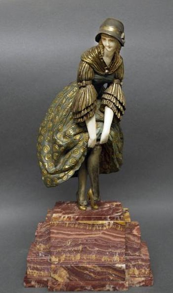 Slight accident ou Jeune femme remontant son bas ,
Circa
1925
-
1930 by Demetre Chiparus