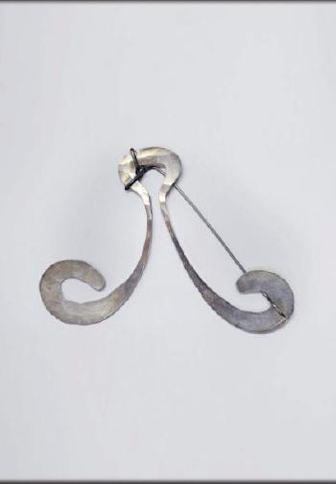 Broche ,
Circa
1945 by Alexander Calder