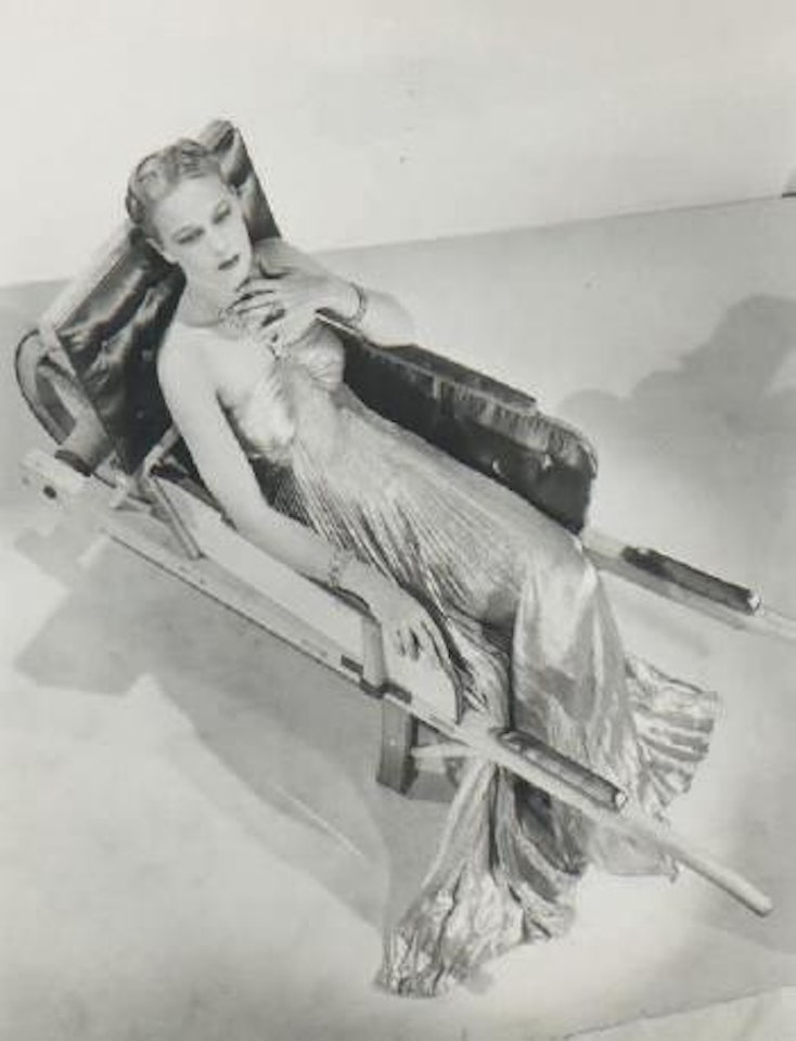 Mode Lucien Lelong (brouette d'Oscar Dominguez) - Avril 1937 ,
1937 by Man Ray
