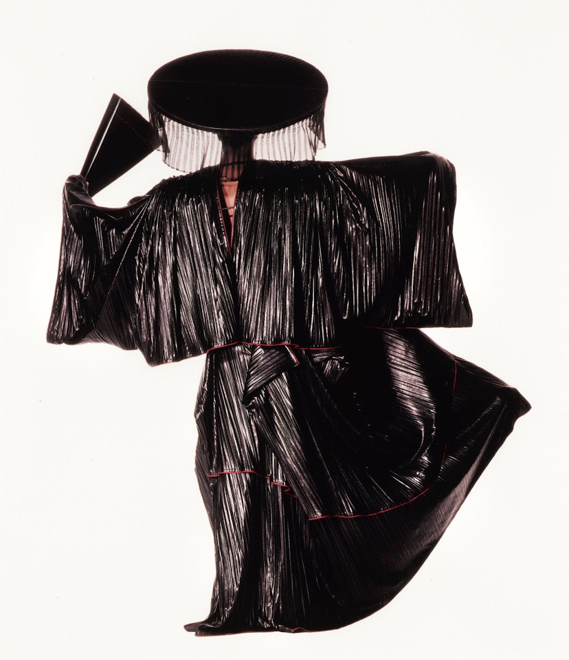 ISSEY MIYAKE DESIGN WITH BLACK FAN (NEW YORK) by Irving Penn