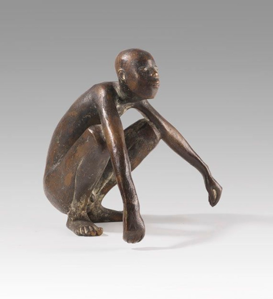 Hockender Neger by Gerhard Marcks