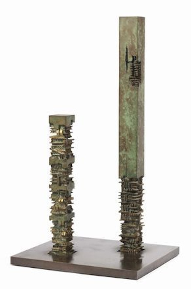 I pillari per Amliehaven by Arnaldo Pomodoro