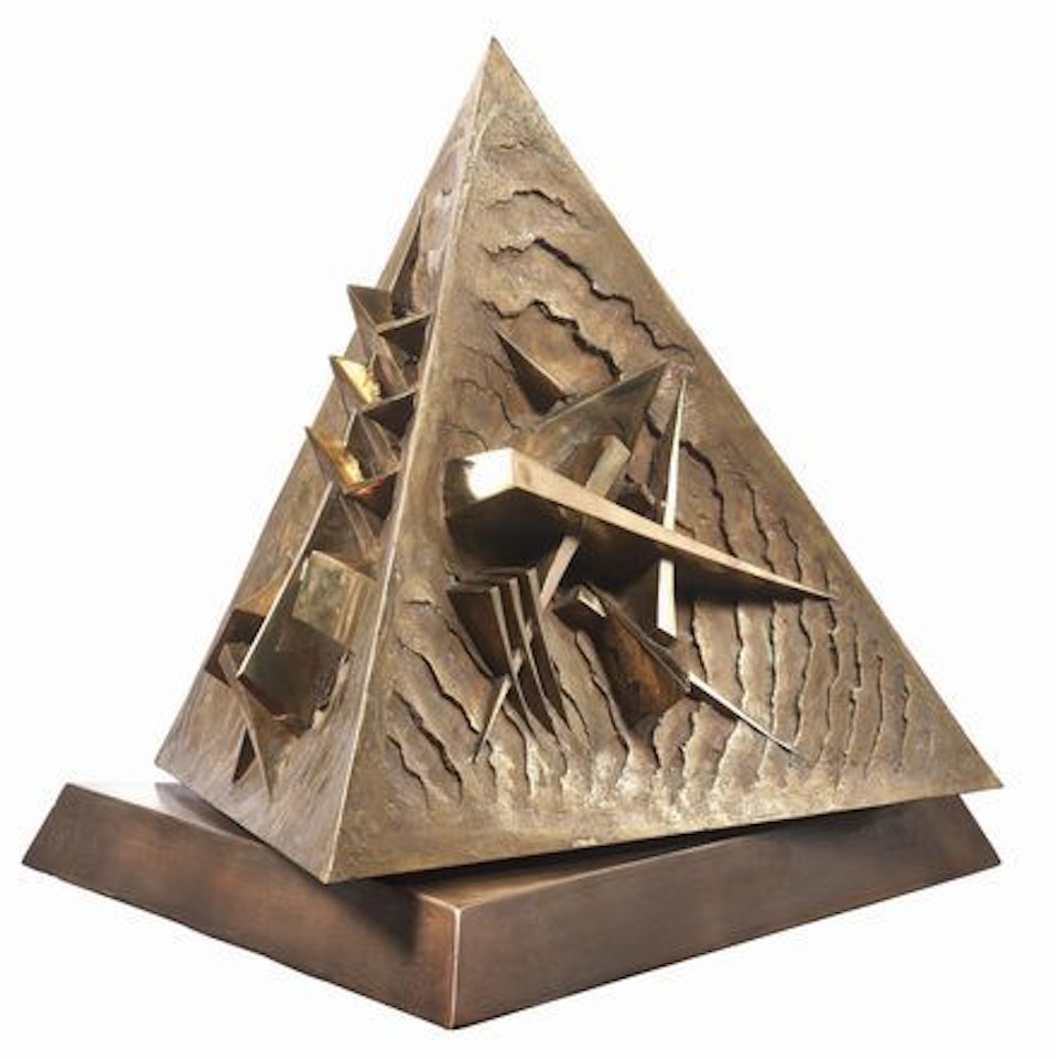 Piramide by Arnaldo Pomodoro