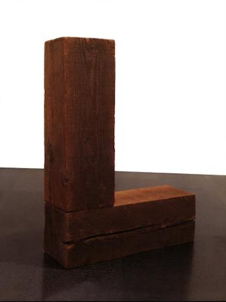 Angle - element series by Carl Andre