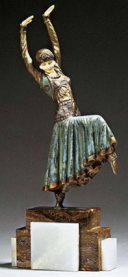 Danseuse au gilet by Demetre Chiparus