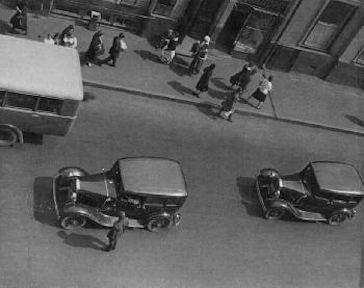 Arbat, street traffic, 1932 by Alexander Rodchenko