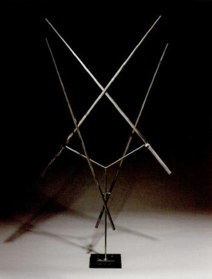 Four lines oblique, Delta theme by George Rickey