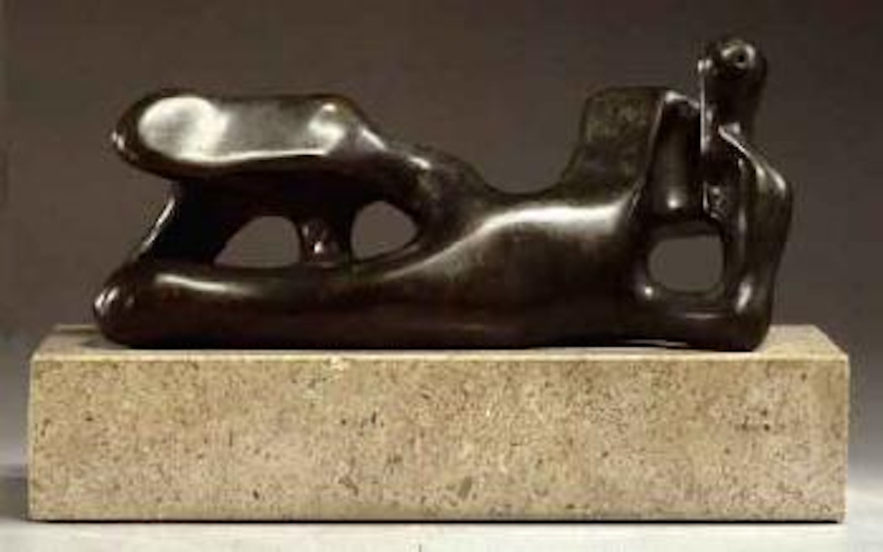 Reclining figure no.6 by Henry Moore