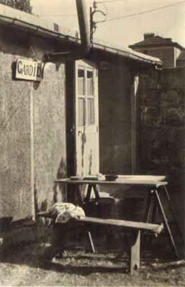 Le gardien by André Kertész