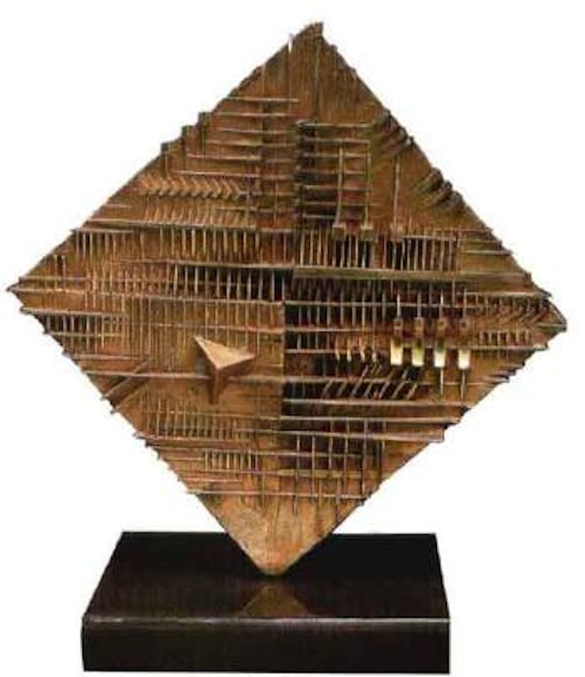 Losange by Arnaldo Pomodoro