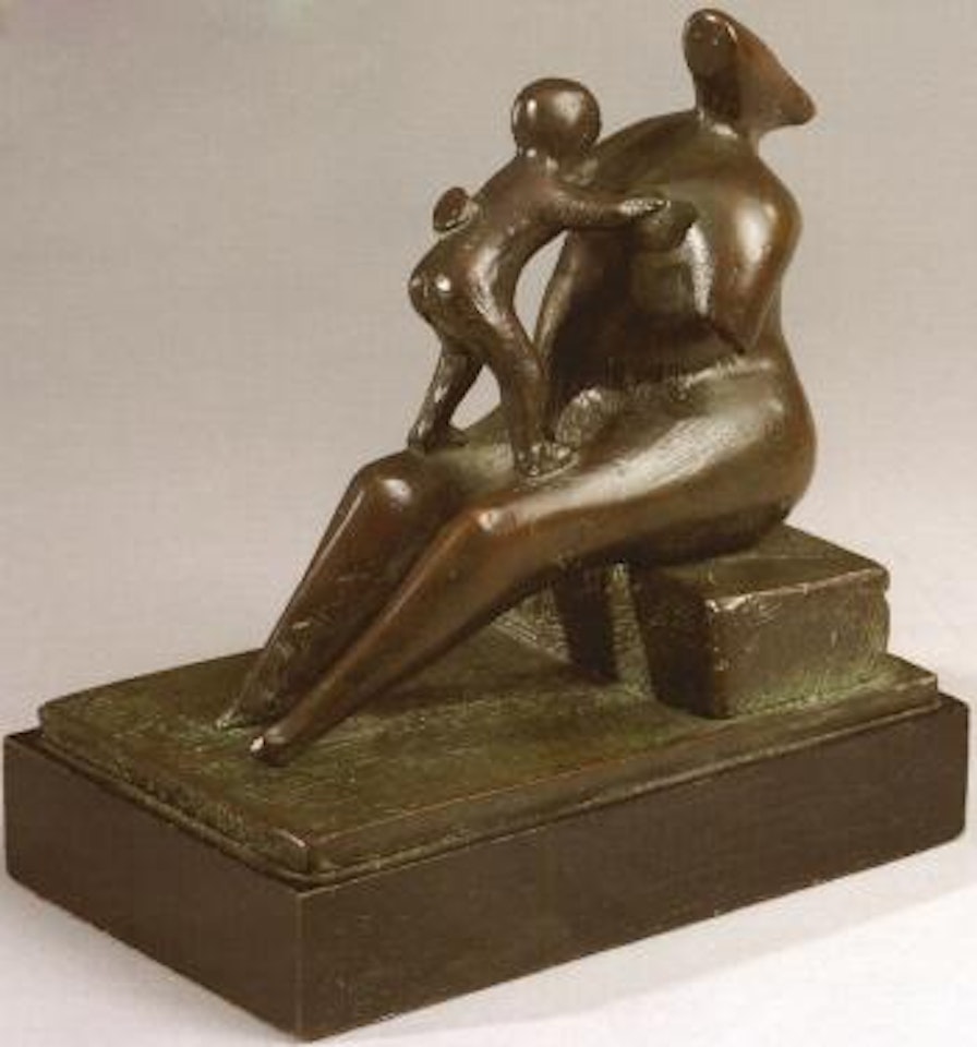 Mother and child, armless by Henry Moore