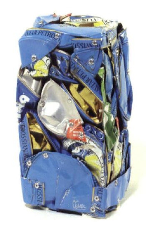 Compression of cans by César