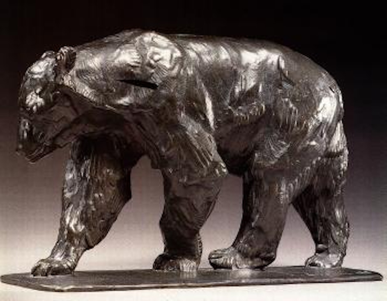Ours brun, la patte droite en avant by Rembrandt Bugatti
