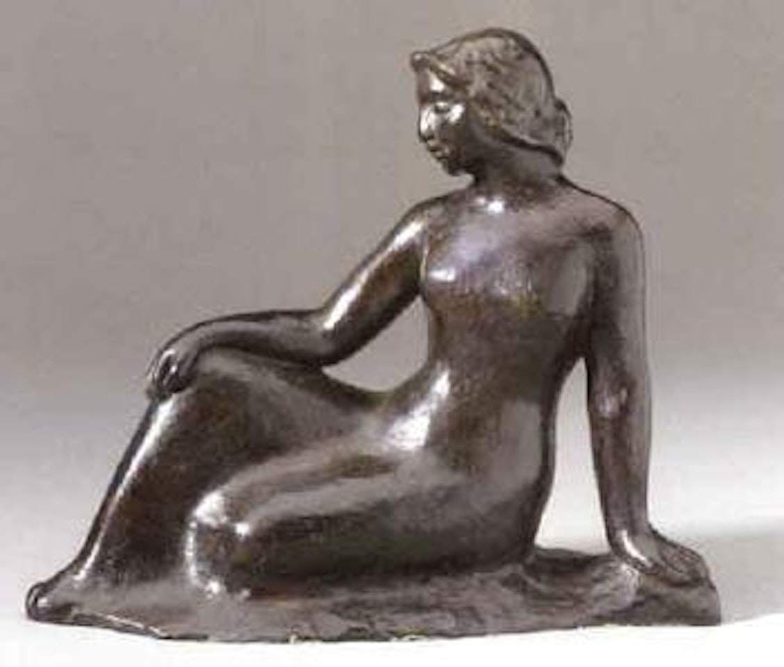 Femme assise vetue by Aristide Maillol