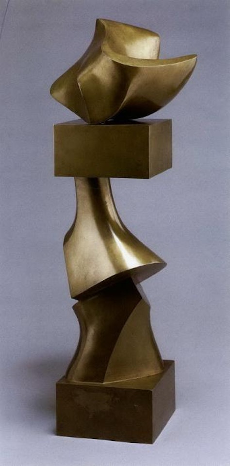 Ganymede sur un des elements de colonne a elements interchangeables by Jean Arp