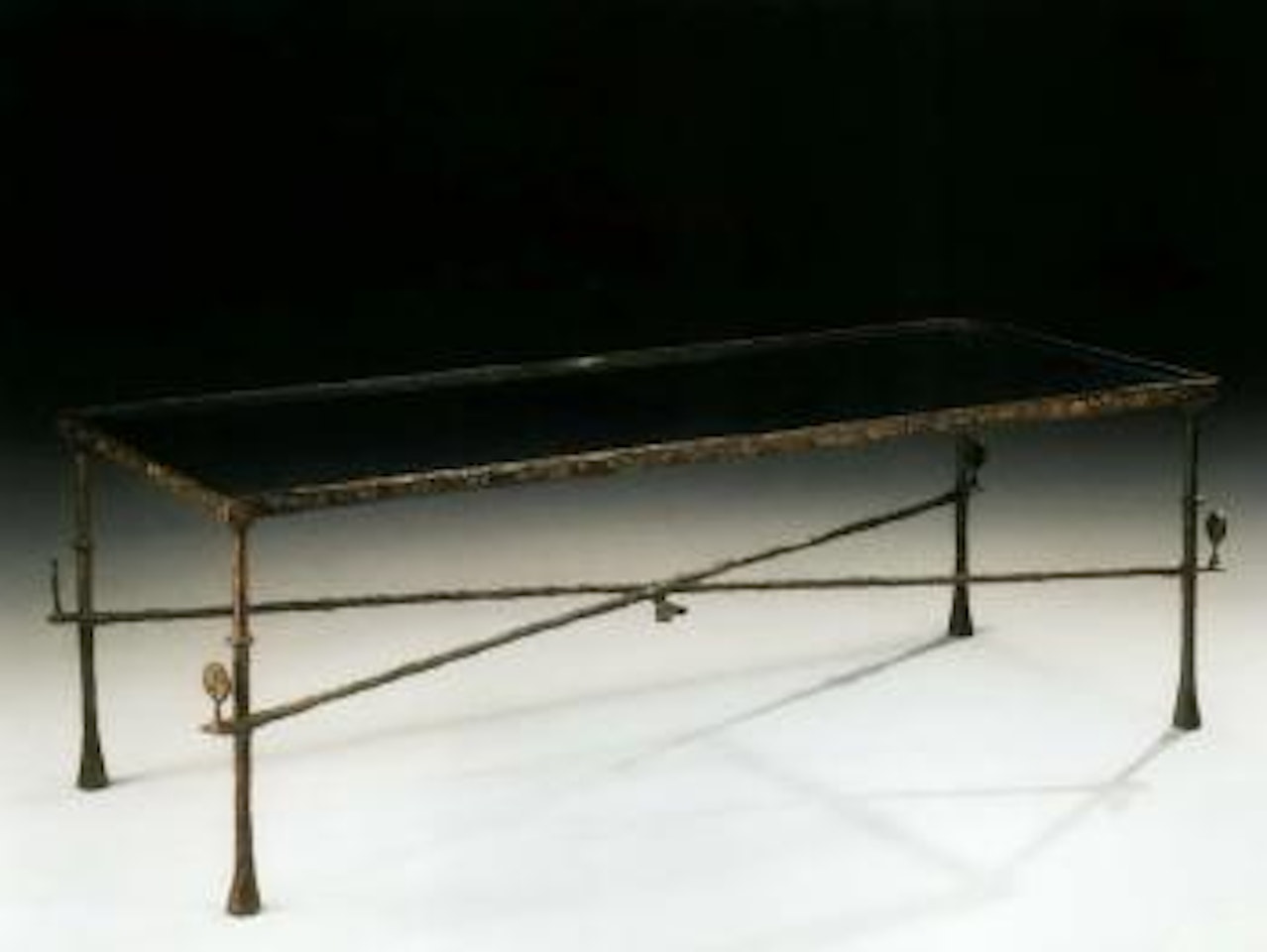 Grande table basse de milieu au ruban et aux arbustes by Diego Giacometti