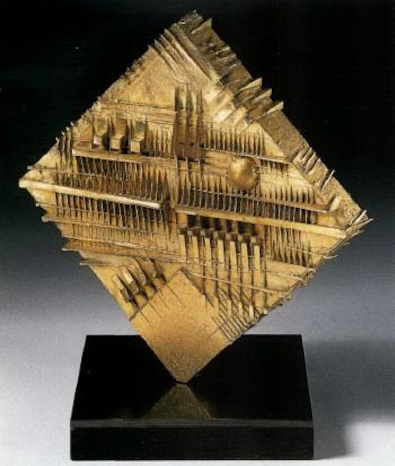Transversal square by Arnaldo Pomodoro