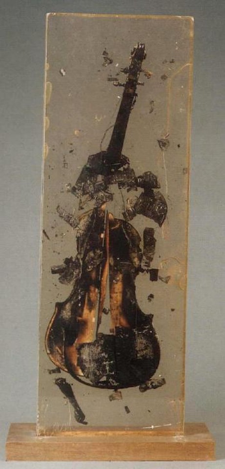 Violon brule by Arman